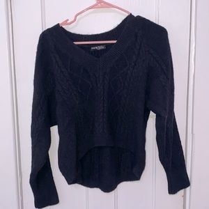 Black Cropped V-Neck Sweater (M)